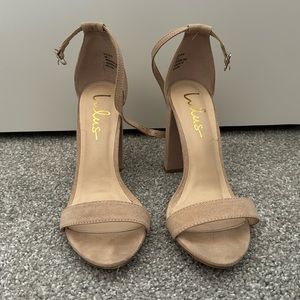 Lulus Nude Heels size 7.5 style Taylor